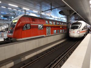 Podzemní nástupiště na hlavním nádraží v Berlíně. Autor: Zdopravy.cz/Jan Šindelář