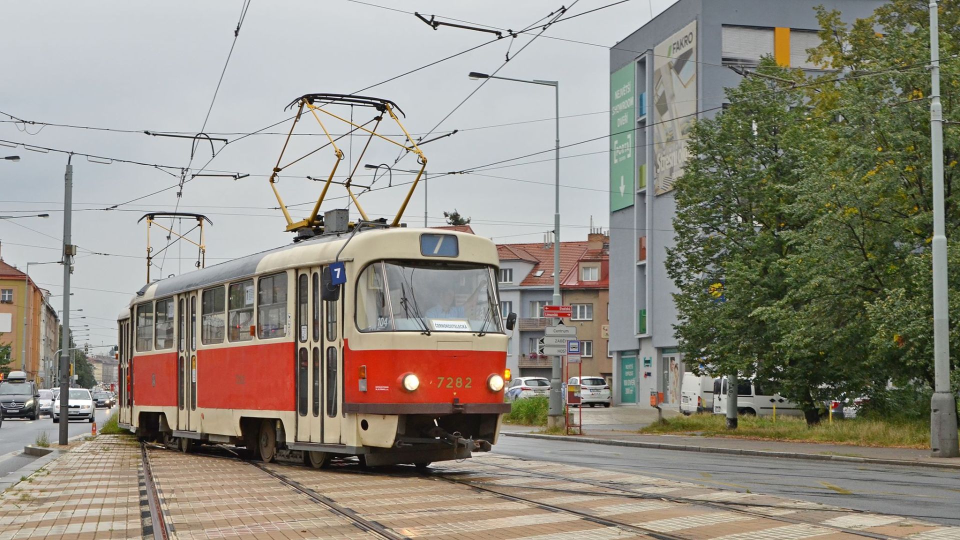 Tramvaj T3SU na lince 7. Foto: Roman Hloch - Tramvaje v České republice