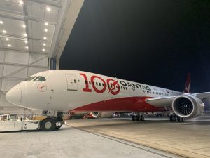 Boeing 787-9 Dreamliner ve speciálním nátěru ke 100. výročí od založení letecké společnosti Qantas. Foto: Qantas