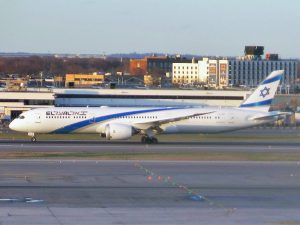 Boeing 787-9 společnosti El Al v Tel Avivu. Foto: Adam Moreira (AEMoreira042281) [CC BY-SA 4.0 (https://creativecommons.org/licenses/by-sa/4.0)]