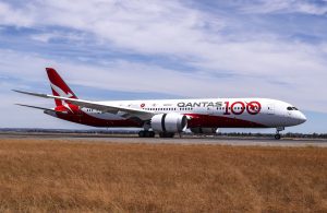 Boeing 787-9 společnosti Qantas přistává v Sydney. Foto: Qantas
