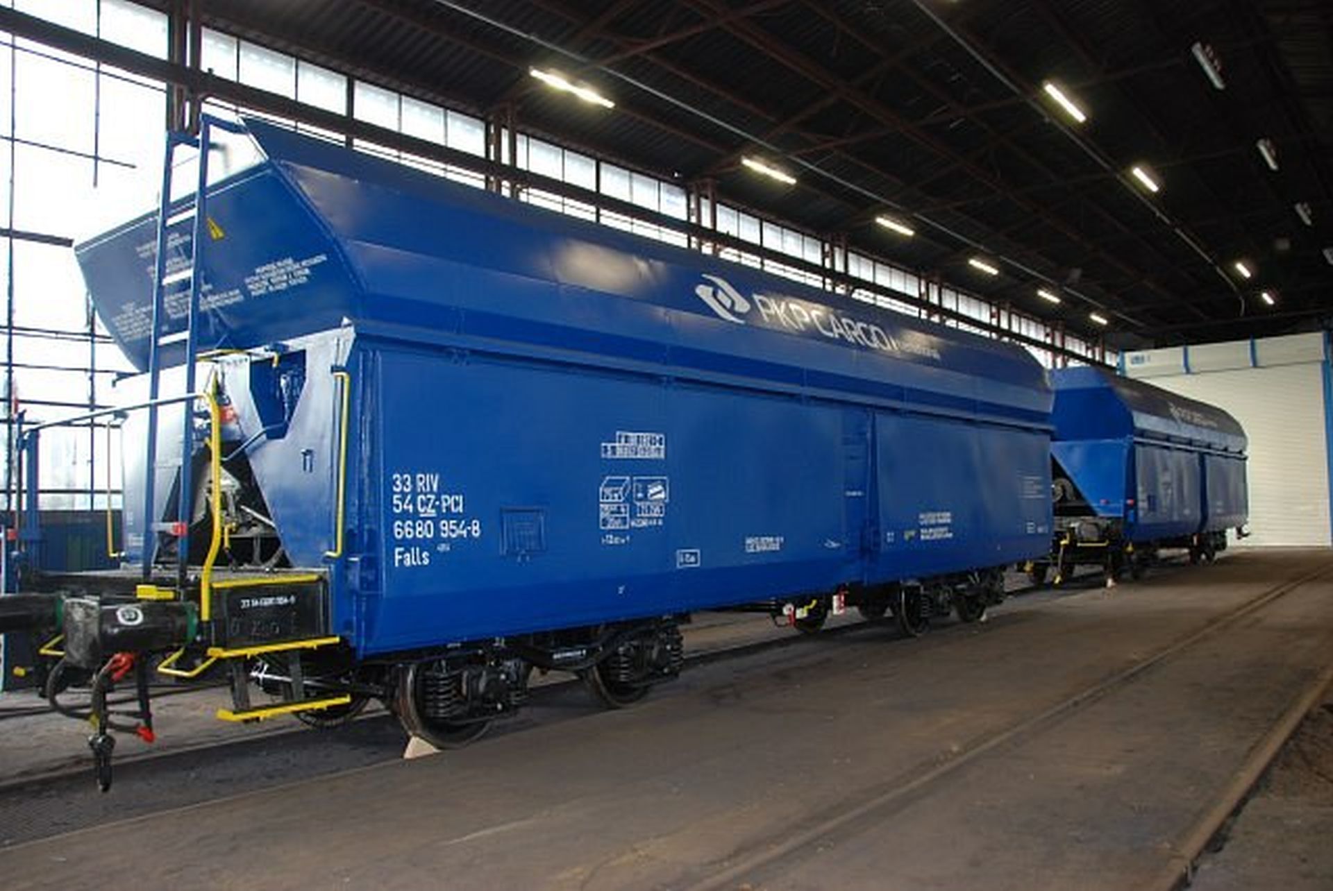Nákladní vozy řady Falls v novém laku PKP Cargo International. Foto: PCI