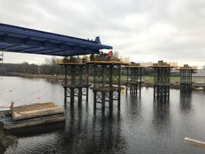 Stavba nového mostu přes Labe Valy - Mělice. Pramen: ŘVC ČR
