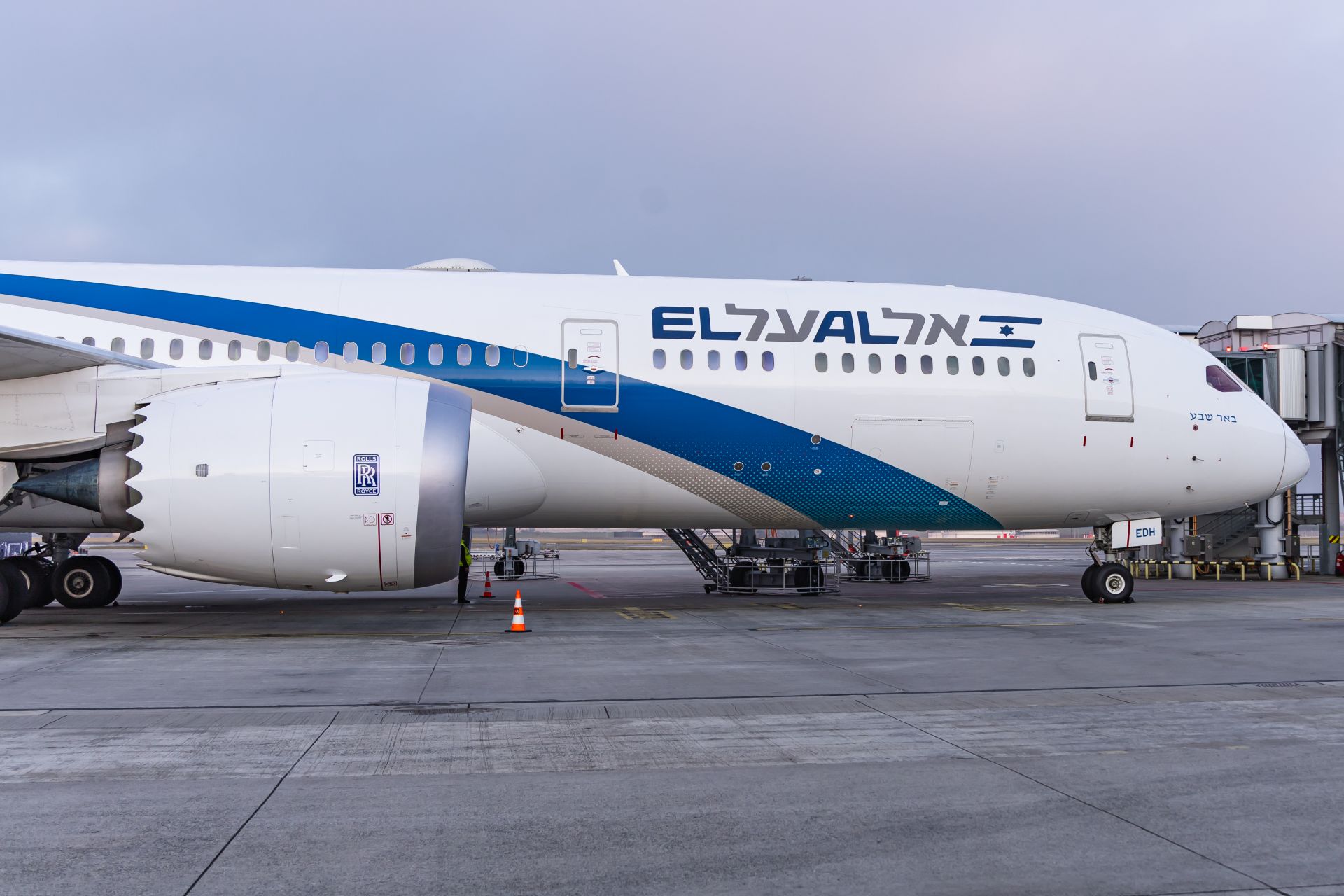 Boeing 787-9 El Al v Praze. Foto: Lukáš Novák