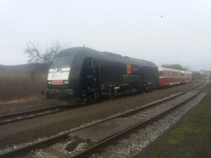 Lokomotiva Siemens ER20 v majetku CityRail v čele mimořádného vlaku z Prahy do Kubovy Hutě. Foto: CityRail