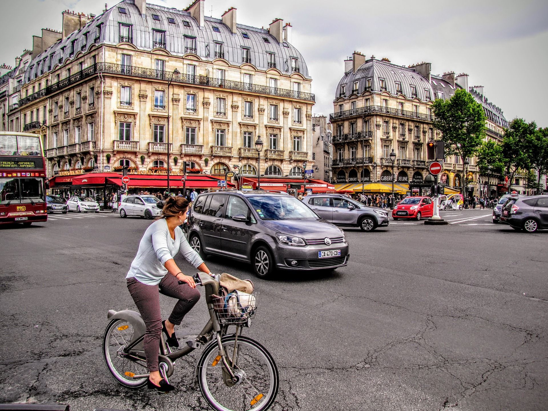 Jízdní kolo v Paříží. Foto: Pixabay.com