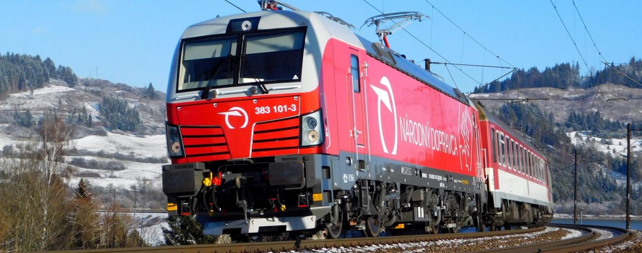 Lokomotiva Siemens Vectron v barvách ZSSK. Foto: ZSSK