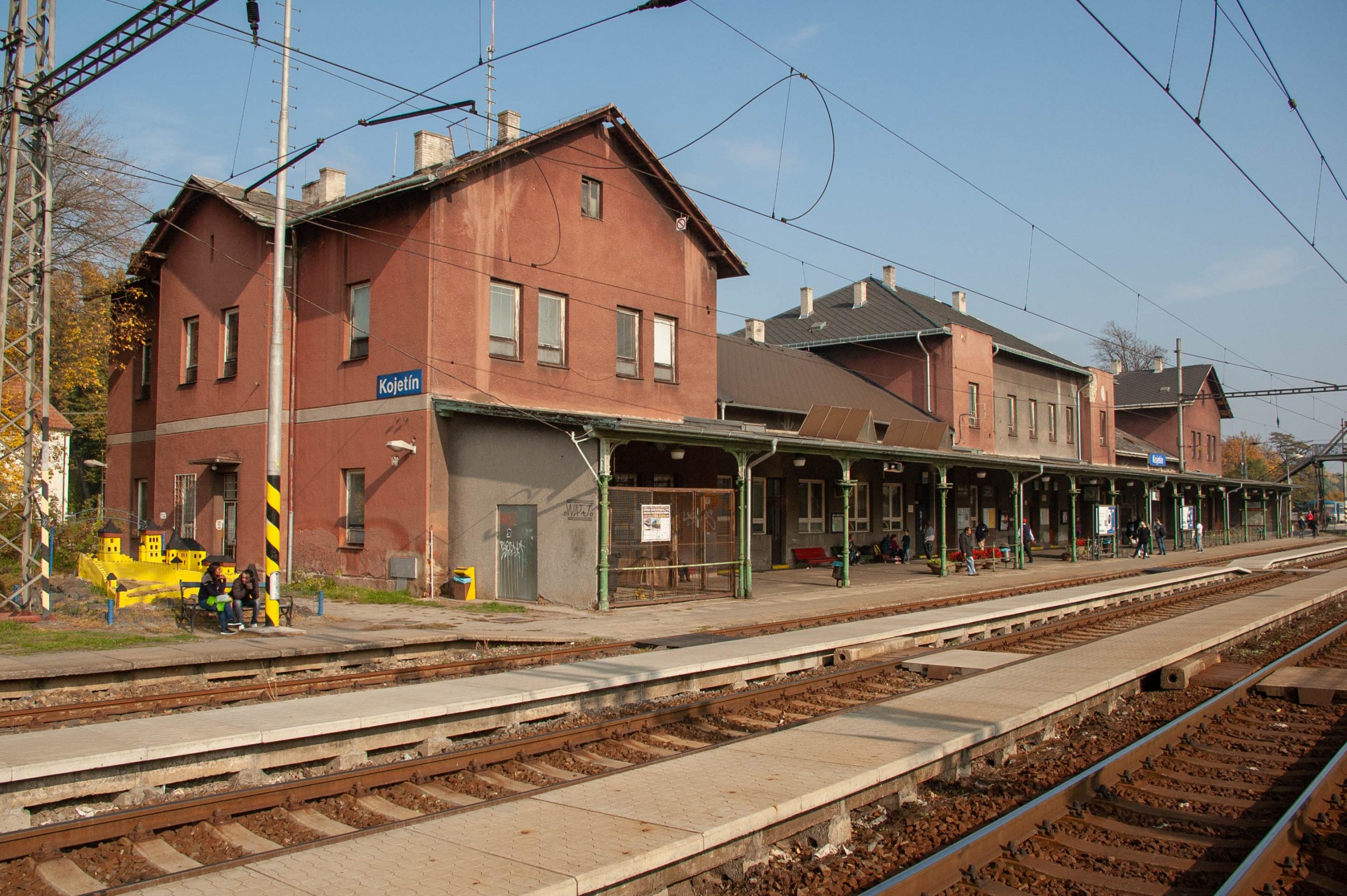 Železniční stanice Kojetín. Foto: MIGORMCZ – Vlastní dílo, CC BY-SA 4.0, https://commons.wikimedia.org/w/index.php?curid=75158781
