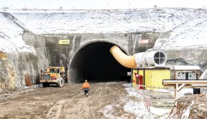 Stavba tunelu Mezno. Tunel bude mít délku 840 metrů, jeho ražená část 767 metrů. Autor: Správa železnic