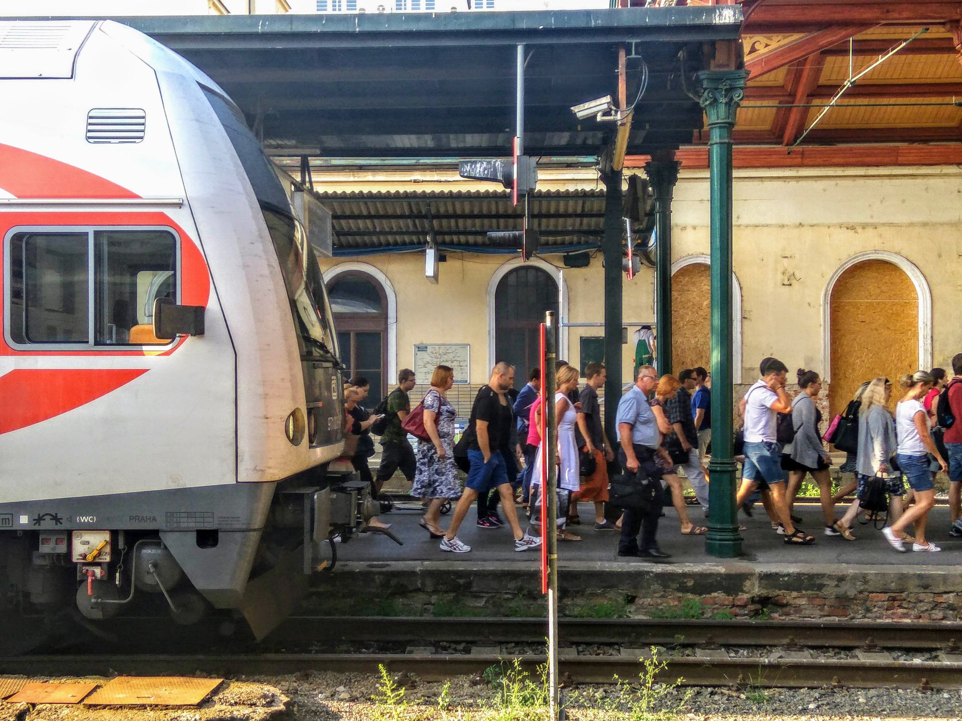 Cestující na Masarykově nádraží. Foto: Jan Sůra