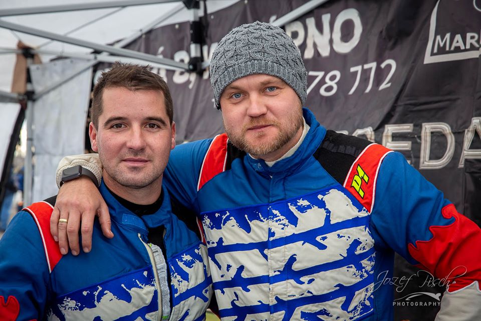 Július Lapdavský (vpravo) se svým bratrem Lukášem. Foto: Facebook Deštruprojekt Racing
