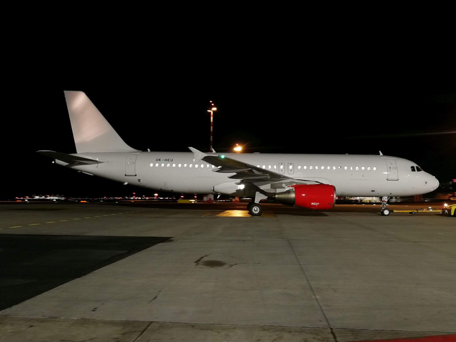 Airbus A320 registrace OK-HEU. Foto: Centaureax