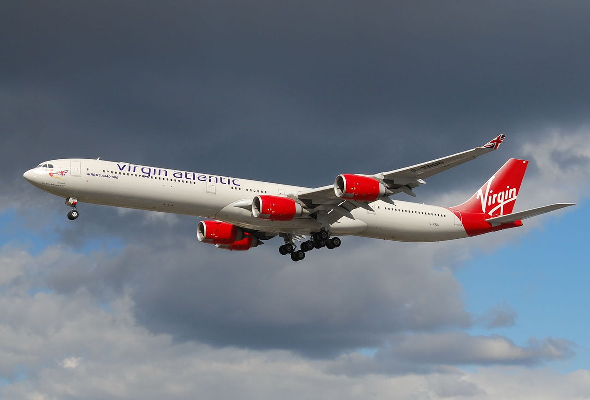 Airbus A340-600 v barvách Virgin Atlantic. Foto: Laurent ERRERA from L'Union, France / CC BY-SA (https://creativecommons.org/licenses/by-sa/2.0)