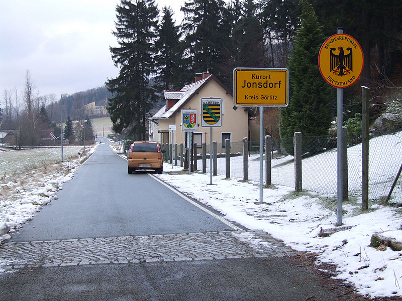 Hraniční přechod Krompach/Valy - Jonsdorf. V době nouzového stavu uzavřený. Foto: Hooveer5555/Wikimedia Commons