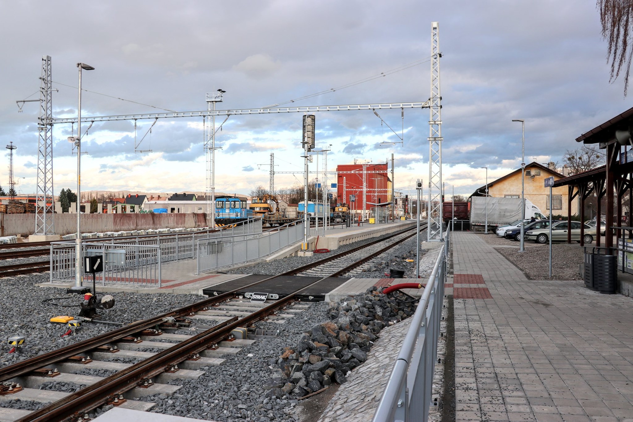 Nové nástupiště v Uničově má délku 110 metrů. Pramen: Správa železnic