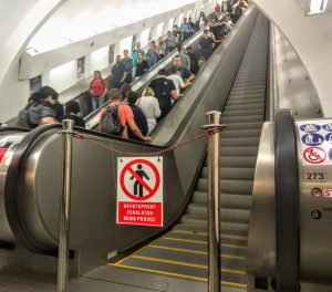 Opravené eskalátory ve stanici Anděl ve směru do Plzeňské ulice. Foto: Jan Sůra