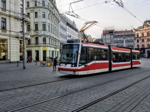 Tramvaj Škoda 03T (Astra) na Náměstí Svobody v Brně. Foto: Zdopravy.cz / Jan Sůra