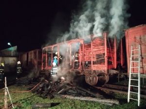 Požár nákladního vozu ve Výtopně Jaroměř. Foto: Bohuslav Škoda
