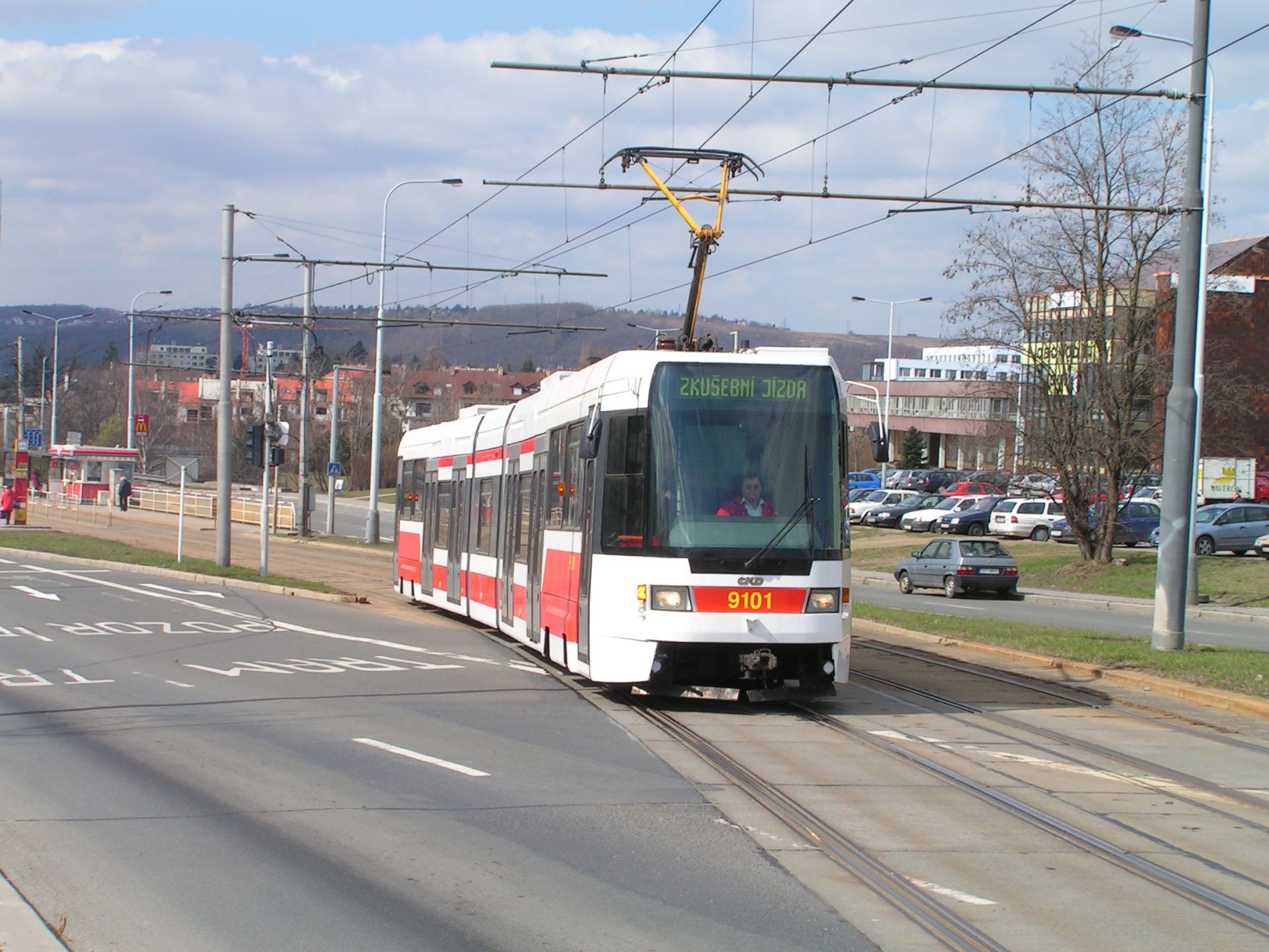 Tramvaj RT6N2 u zastávky Poliklinika Modřany. Foto: Daniel Mitáček
