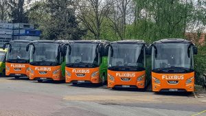 Odstavené autobusy v barvách FlixBusu v Liberci. Foto: Zdopravy.cz / Jan Sůra