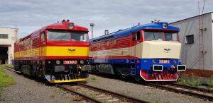 Lokomotivy 749.247 a 749.251 po opravě. Foto: Východočeská dráha