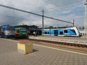 Vlaky ČD a GW Trainu na nádraží v Českých Budějovicích. Autor: Zdopravy.cz/Jan Šindelář