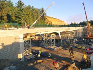 Stavba nového železničního mostu v Plzni na mladotické trati. Pramen: Správa železnic