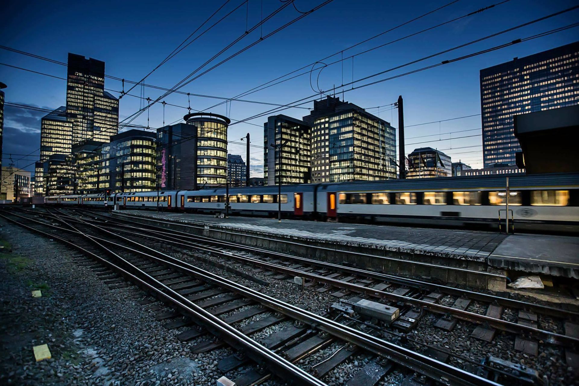 Vlak na severním nádraží v Bruselu (Bruxelles - Nord). Foto: SNCB