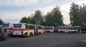 Kloubové autobusy, které pořídil DPMLJ od pražského dopravního podniku zatím ve šrotu neskončí, budou jako záloha. Foto: Jan Sůra / Zdopravy.cz