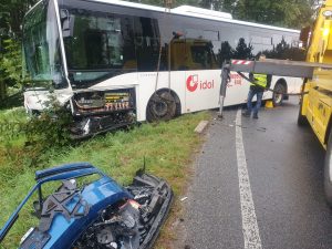 Nehoda autobusu ČSAD Liberec a osobního auta v Liberci 31.8. 2020. Foto: ČSAD Liberec