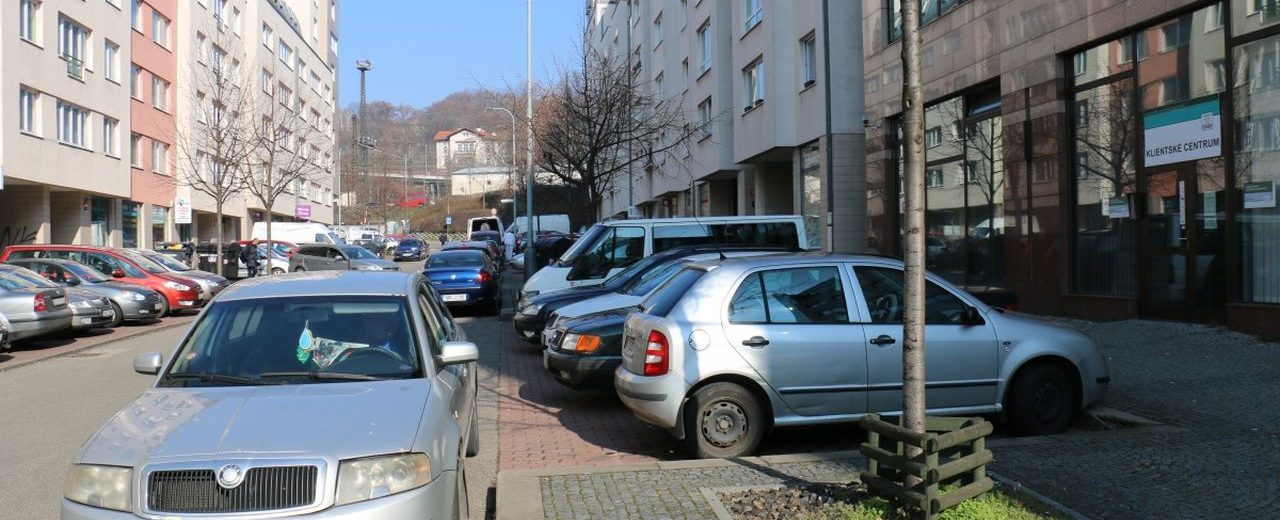 Parkování ve Vysočanech. Foto: Praha 9
