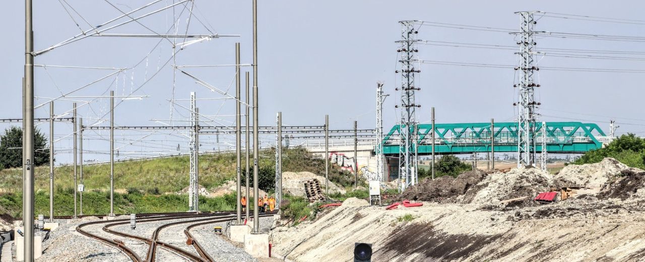 Elektrizace tratě Šakvice - Hustopeče u Brna. Foto: Správa železnic