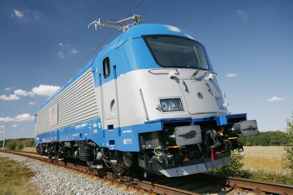 Lokomotiva řady 380 na zkušebním okruhu ve Velimi. Foto: České dráhy
