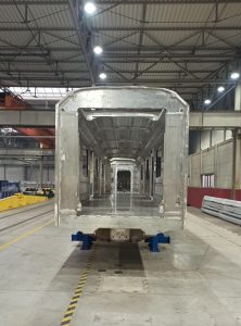 První dokončený svařenec nového vozu pro varšavské metro. Pramen: Škoda Vagonka