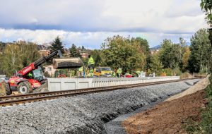 Budování nové zastávky Karlovy Vary - Aréna. Pramen: Správa železnic