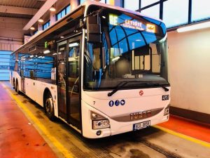 Autobus Iveco Crossways LE 14,5, který DPP používal pro linku Airport Express. Foto: DPP