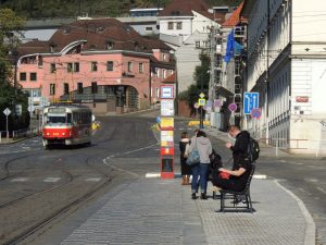 Zastávka Malostranská po rozšíření nástupních ostrůvků. Foto: Pražská integrovaná doprava