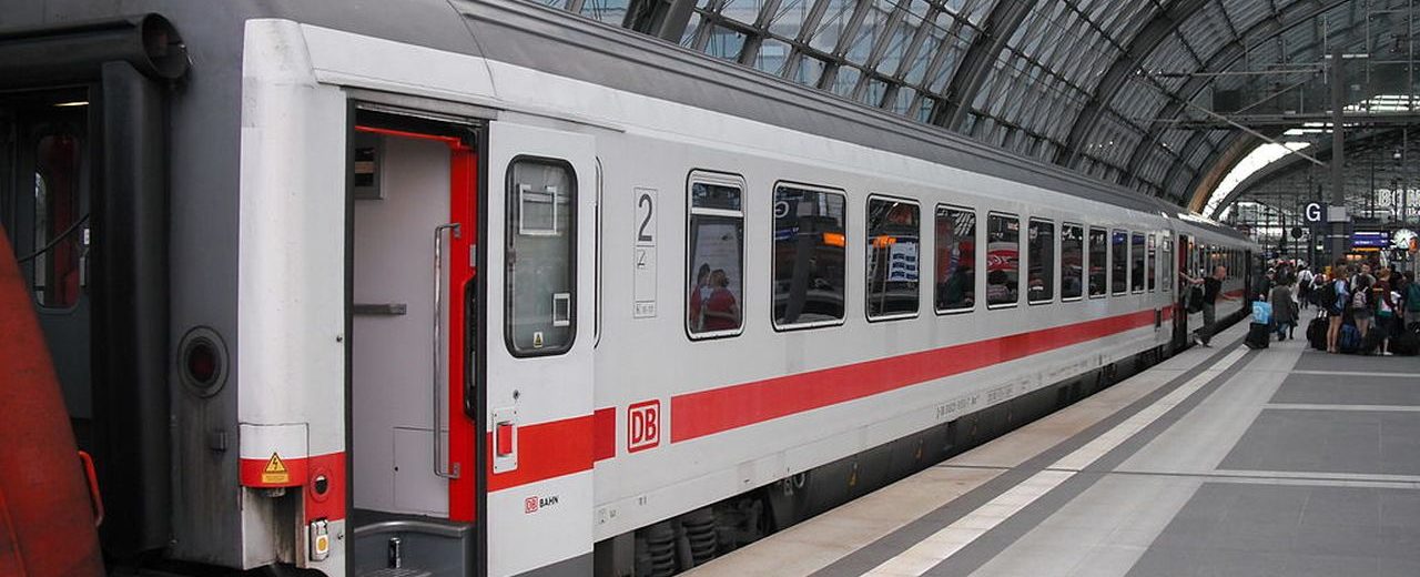 Vůz řady Bpmz Deutsche Bahn. Foto: ArtVandelay13, CC BY-SA 3.0 , via Wikimedia Commons