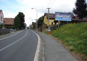 Silnice I/11 v Doudlebech nad Orlicí. Foto: mojebillboardy.cz