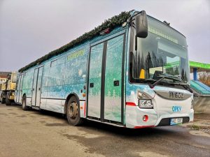 Vánoční autobus v Karlových Varech. Foto: DPKV