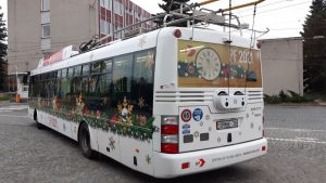 Vánoční trolejbus v Hradci Králové. Foto: DPMHK