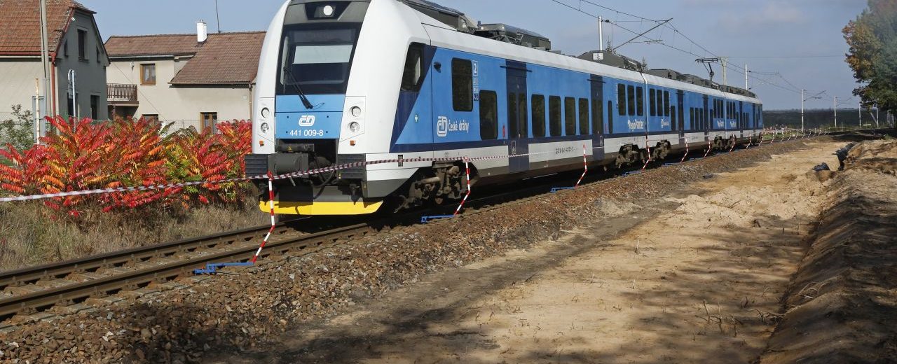 RegioPanter na trati Pardubice - Hradec Králové. Foto: České dráhy