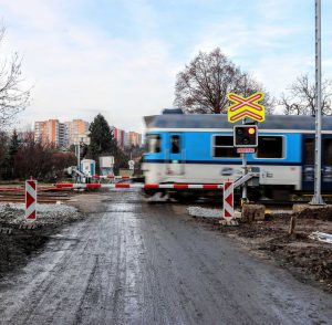 Rekonstrukce přejezdu na trati mezi Brnem a Zastávkou u Brna. Foto: Správa železnic