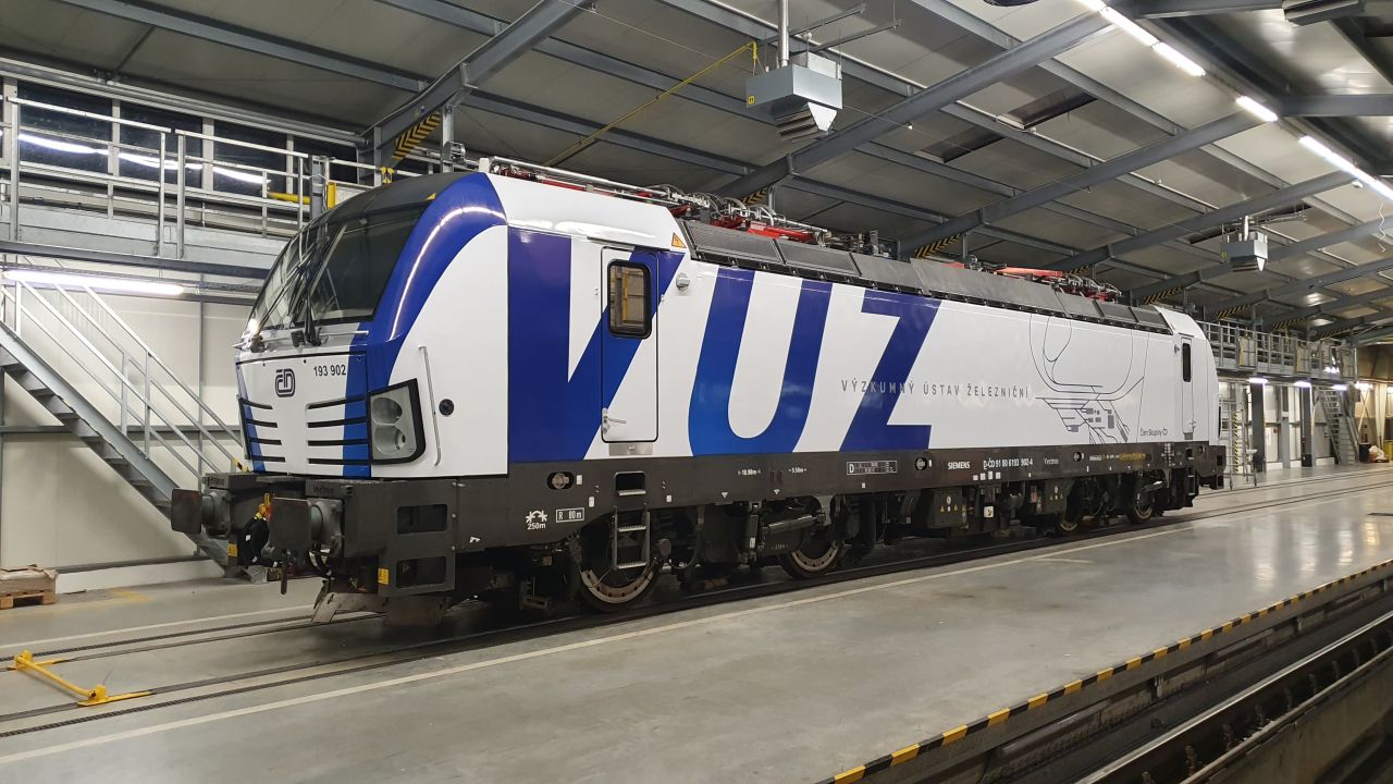 Polep lokomotivy Siemens Vectron. Foto: VUZ
