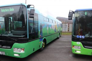 Nové autobusy SOR NBG 12 v polepech pro provoz ve vsetínské MHD. Foto: Městský úřad Vsetín