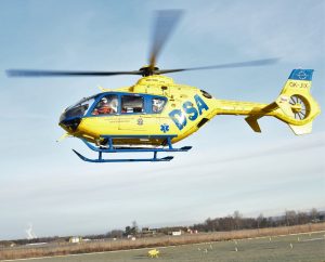 Vrtulník firmy DSA ve službách jihočeských záchranářů. Pramen: Jihočeský kraj