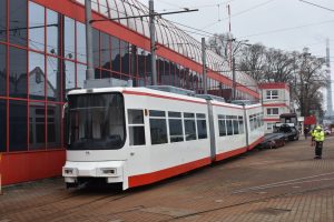 Nakládka tramvaje GT6M po modernizaci v Liberci. Foto: Cegelec