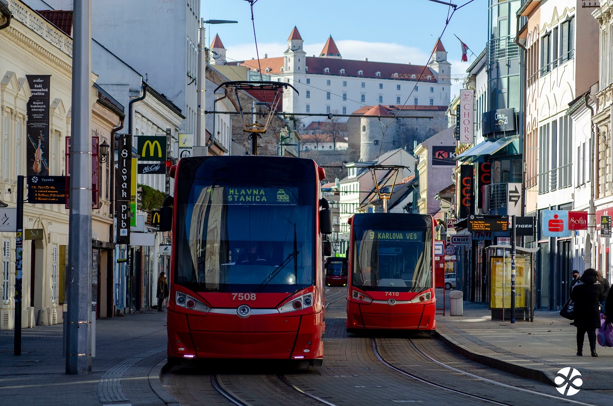 Bratislava, tramvaje Škoda. Pramen: DPB