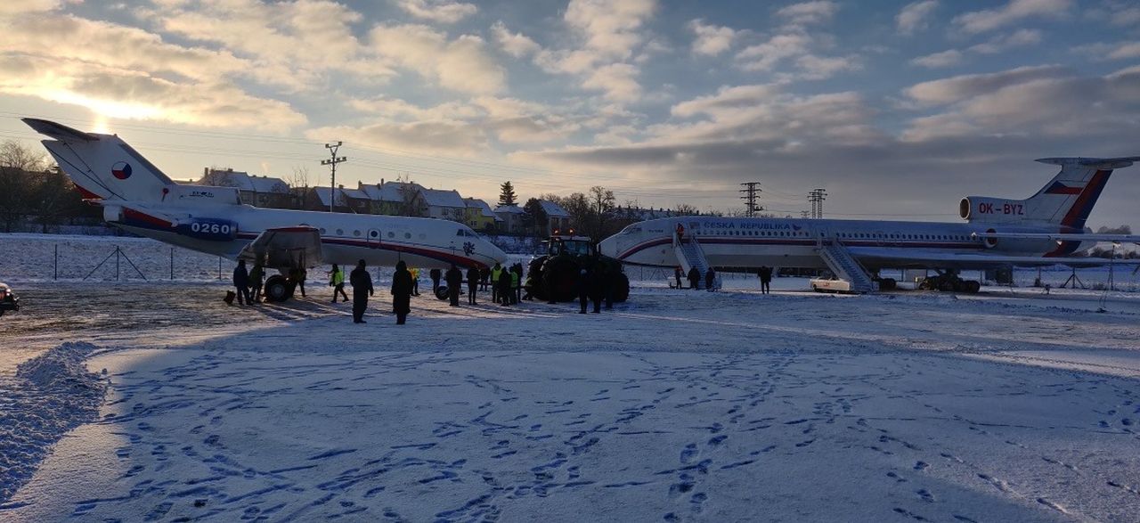 Jak-40 po přesunu do muzea zaparkovaný vedle Tu-154 M. Foto: Letecké muzeum Kunovice