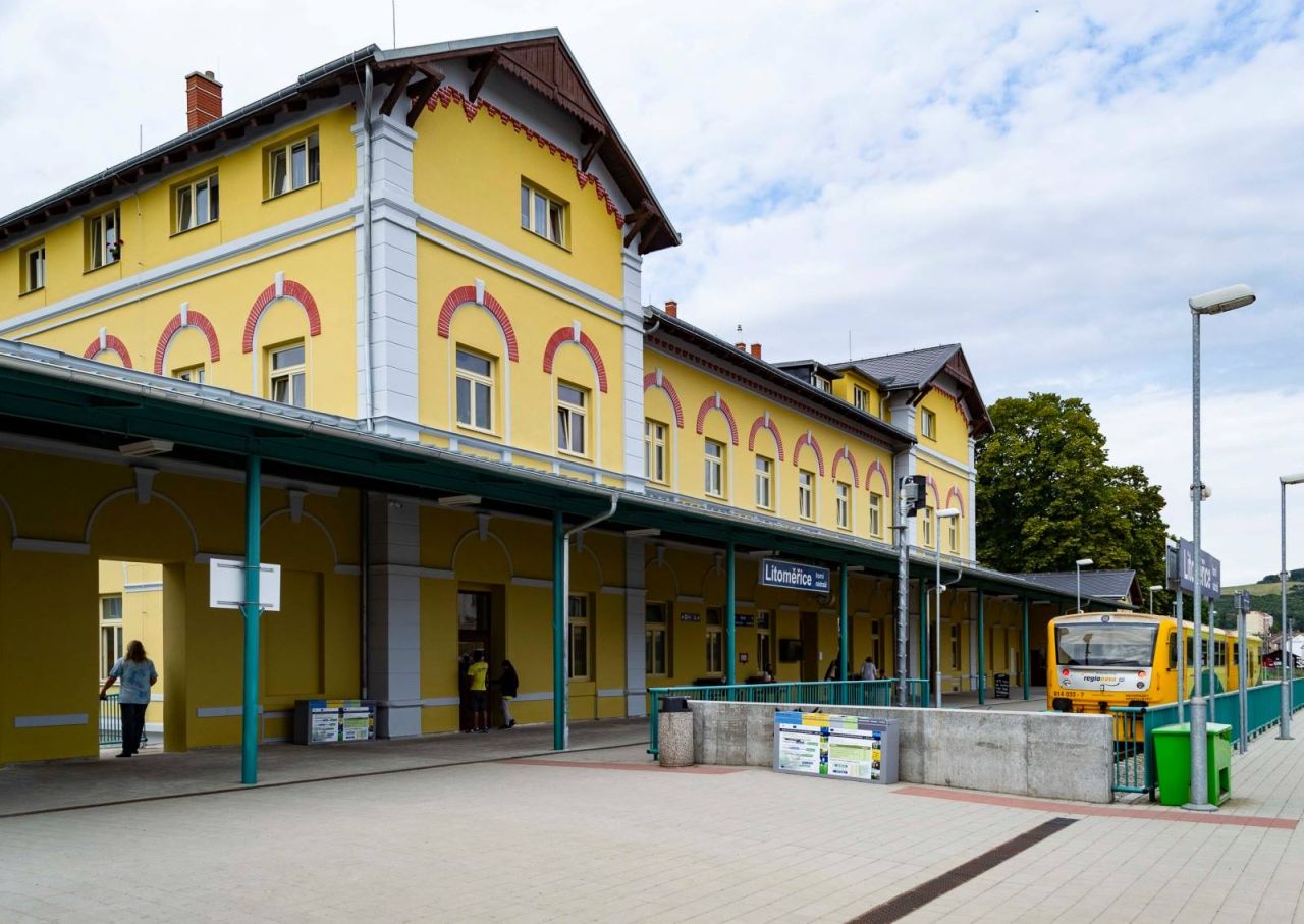Motorová jednotky 814 Regionova na horním nádraží v Litoměřicích. Foto: Správa železnic